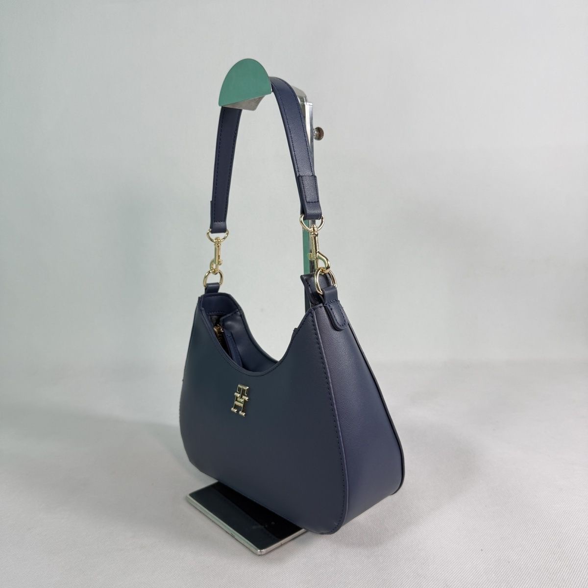 תיק יד לנשים טומי היליפיגר Tommy Hilfiger – תמונה 3