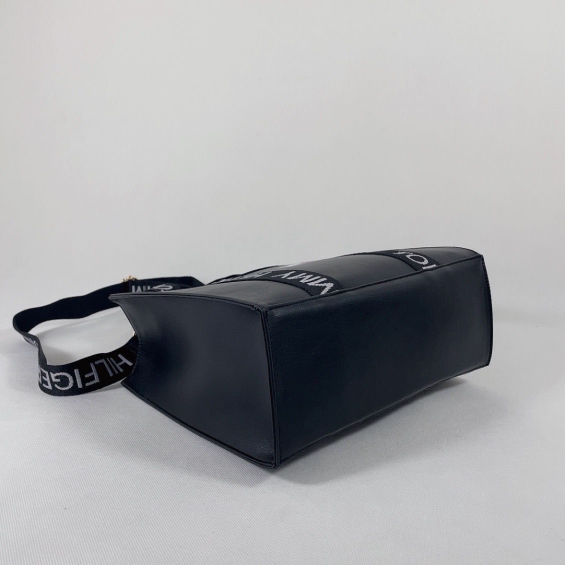 תיק צד נשים טומי היליפיגר Tommy Hilfiger – תמונה 8