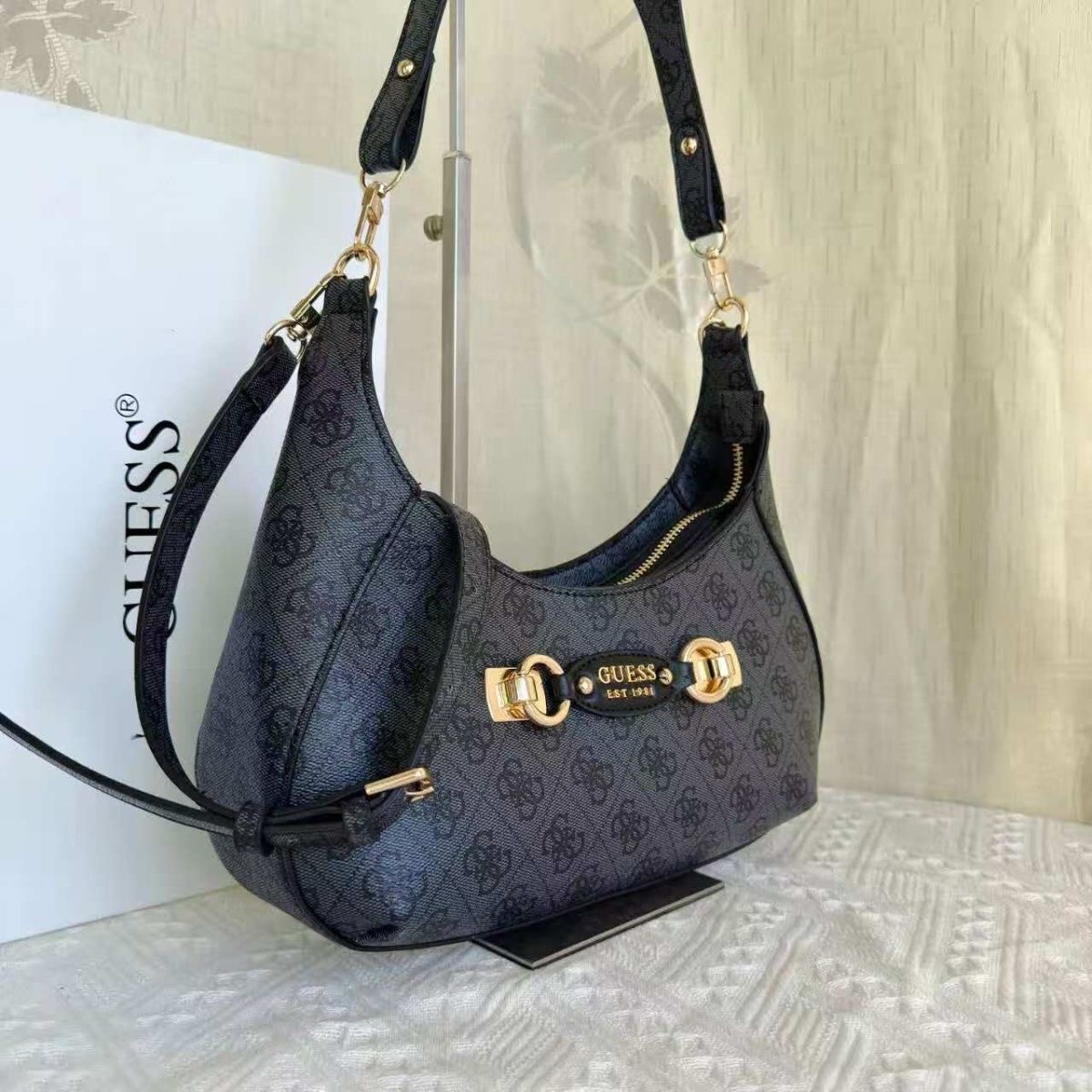 תיק צד מעוגל לנשים גאס GUESS – תמונה 9