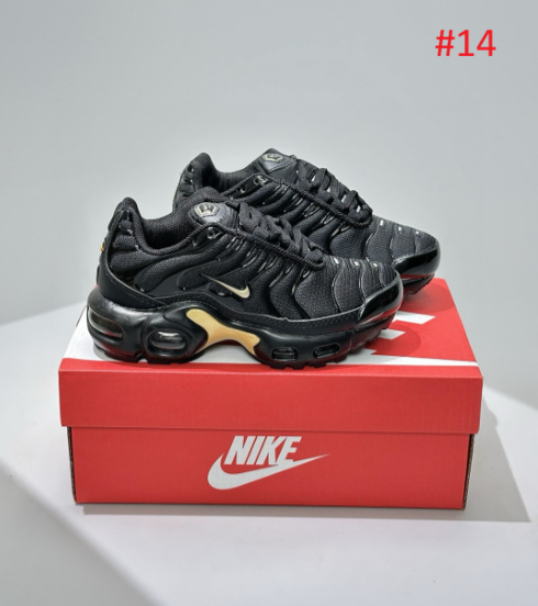 נעלי ספורט נייק NIKE סוליה קשיחה לילדים וילדות – תמונה 17