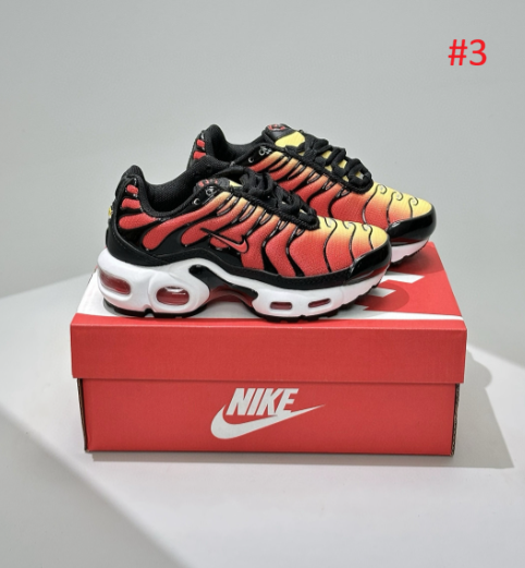 נעלי ספורט נייק NIKE סוליה קשיחה לילדים וילדות – תמונה 4