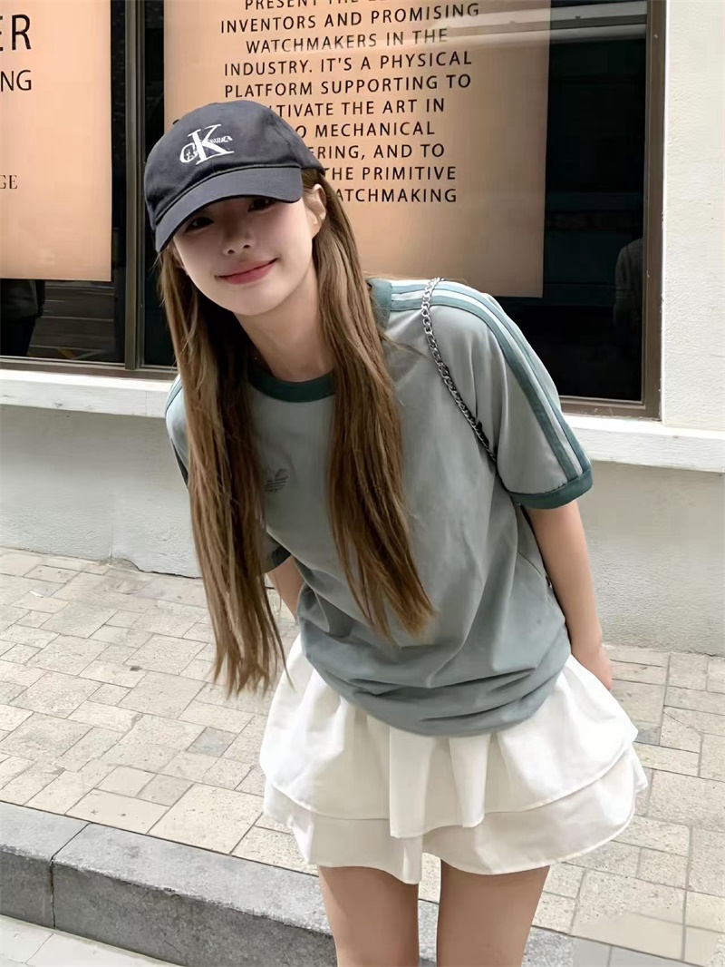 חולצת טישרט קצרה לנשים אדידס ADIDAS – תמונה 6