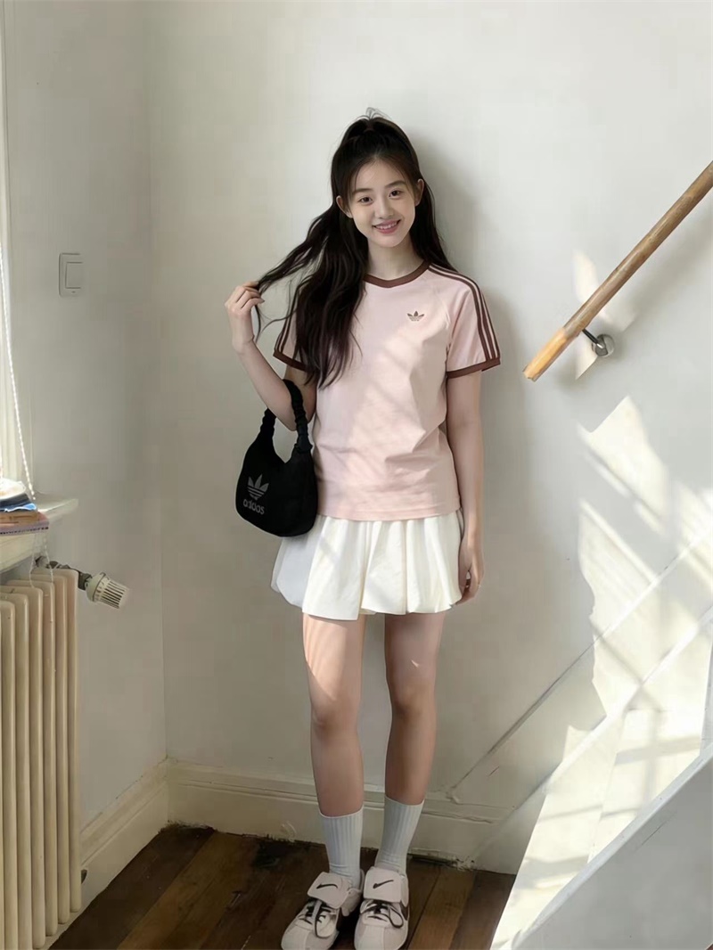 חולצת טישרט קצרה לנשים אדידס ADIDAS – תמונה 8