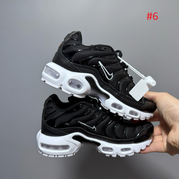 נעלי ספורט נייק NIKE סוליה קשיחה לילדים וילדות – תמונה 7