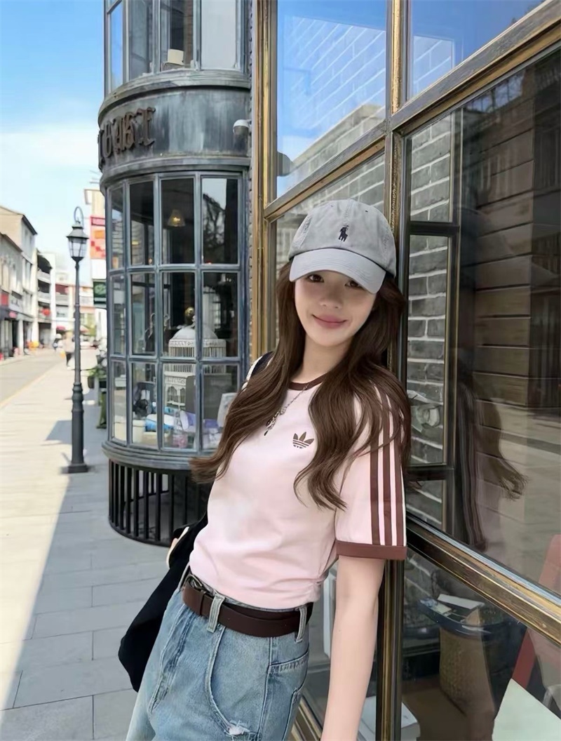 חולצת טישרט קצרה לנשים אדידס ADIDAS – תמונה 11
