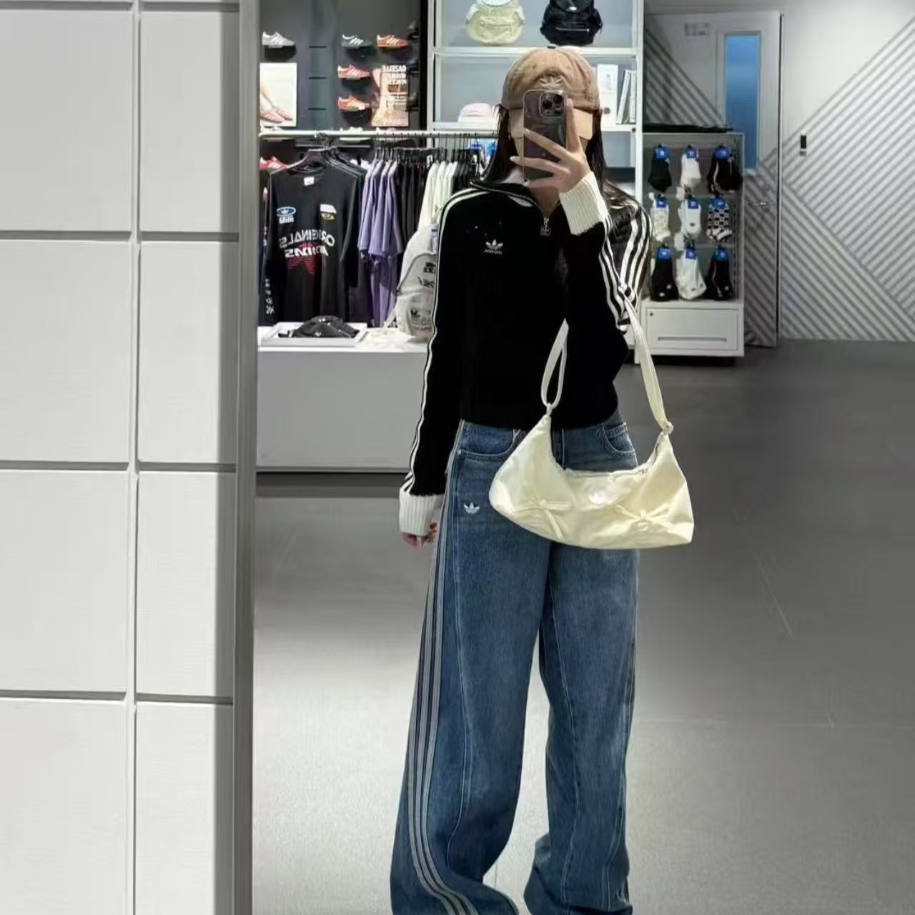 מכנס ג'ינס ארוך רחב אדידס ADIDAS לנשים – תמונה 5