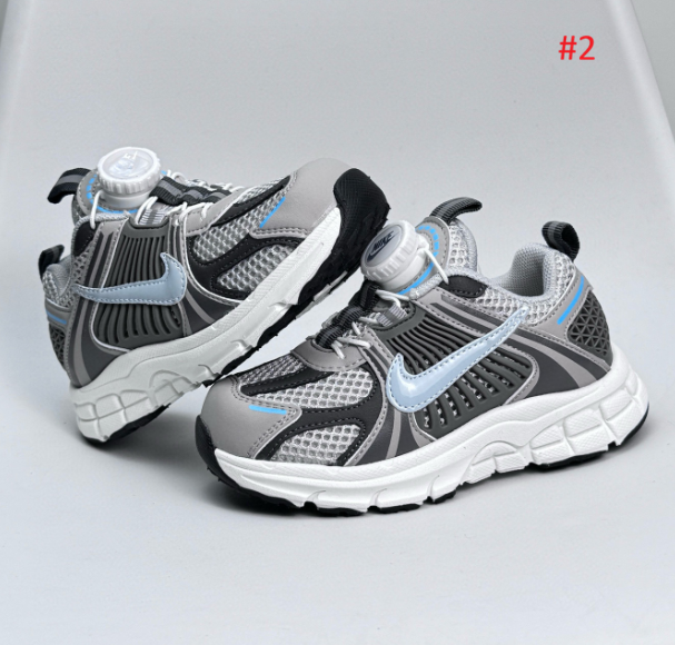 נעלי ספורט נייק NIKE לילדה ולילד – תמונה 3