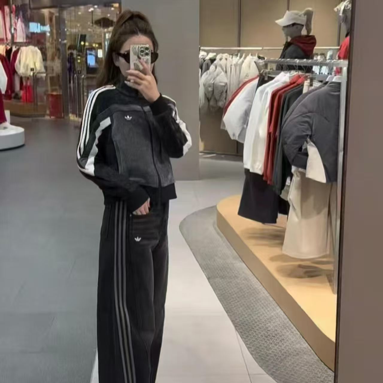 מכנס ג'ינס ארוך רחב אדידס ADIDAS לנשים – תמונה 11