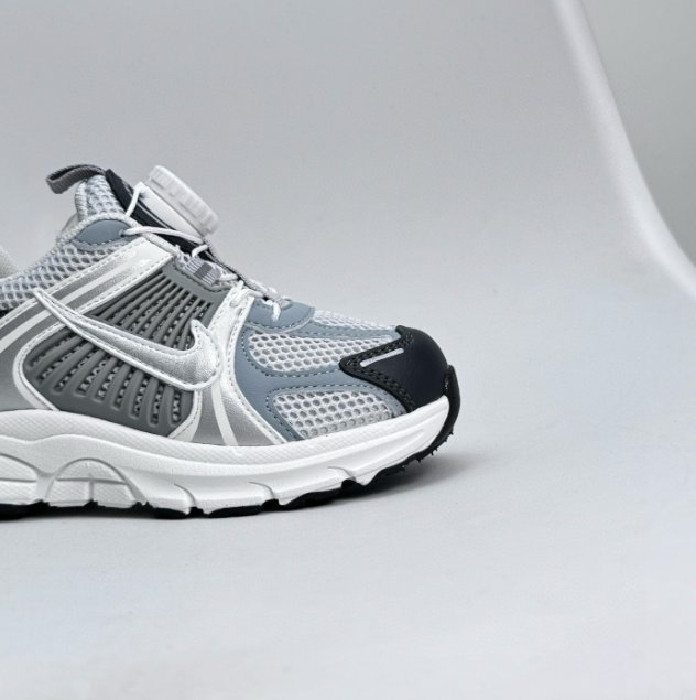 נעלי ספורט נייק NIKE לילדה ולילד – תמונה 8