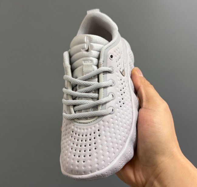 נעלי ספורט פקקים נייק NIKE לילדים נעלי ספורט פקקים נייק NIKE לילדים