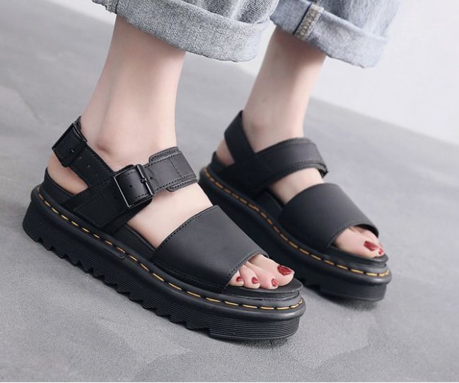 סנדלים לנשים דגם VOSS דר מרטינס DR.MARTENS – תמונה 3