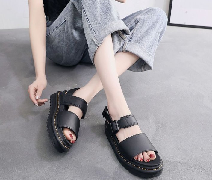 סנדלים לנשים דגם VOSS דר מרטינס DR.MARTENS – תמונה 4