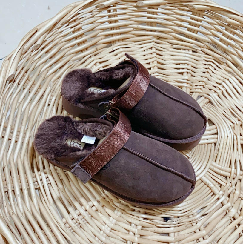 כפכפי פרווה האג UGG לנשים כפכפי פרווה האג UGG לנשים