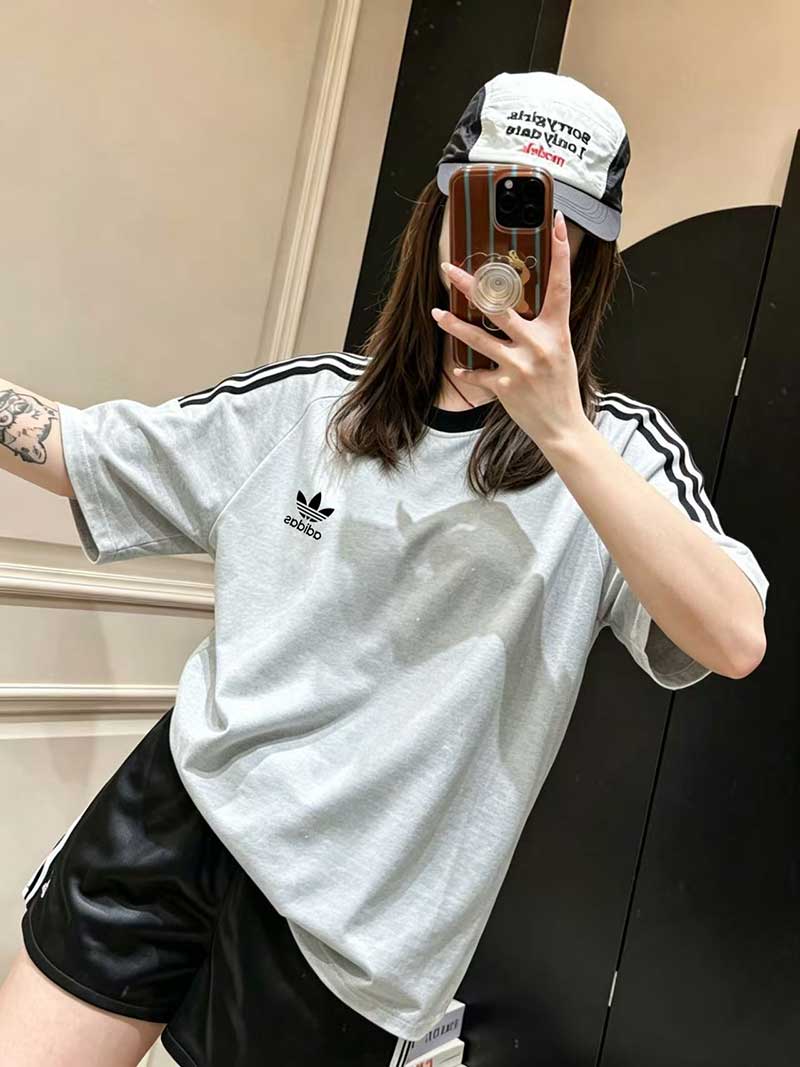 חולצת טישרט אוברסייז 3 פסים לנשים אדידס ADIDAS – תמונה 9