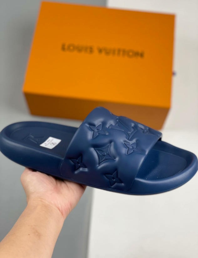 כפכפים סמל לגבר לואי ויטון LOUIS VUITTON כפכפים סמל לגבר לואי ויטון LOUIS VUITTON