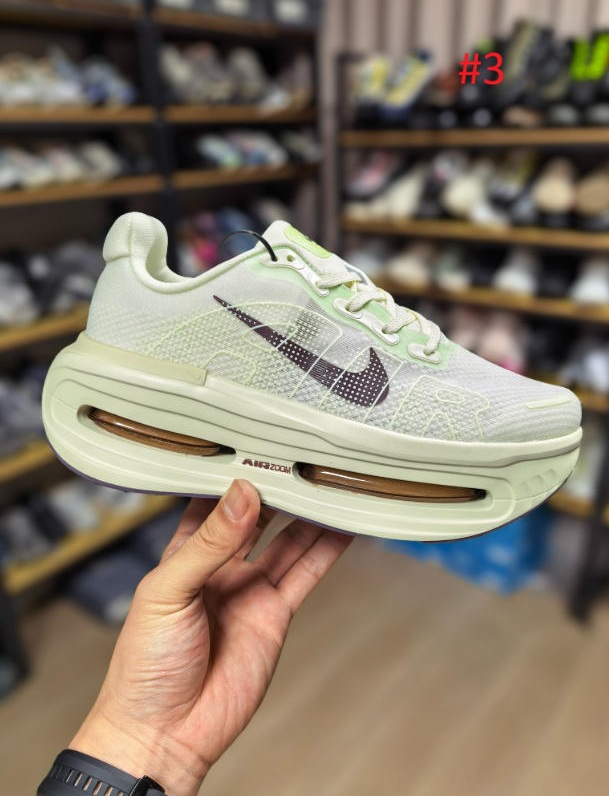נעלי ריצת כביש לגברים Nike Vomero Premium בצבעוניות – תמונה 4