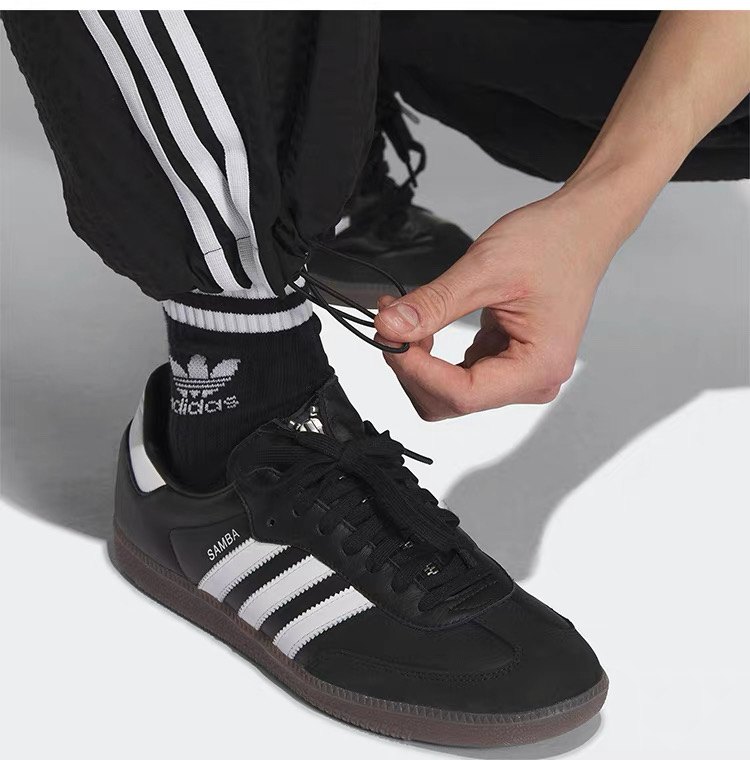 מכנסי טרנינג לגברים של ADIDAS בגזרה רפויה – תמונה 15