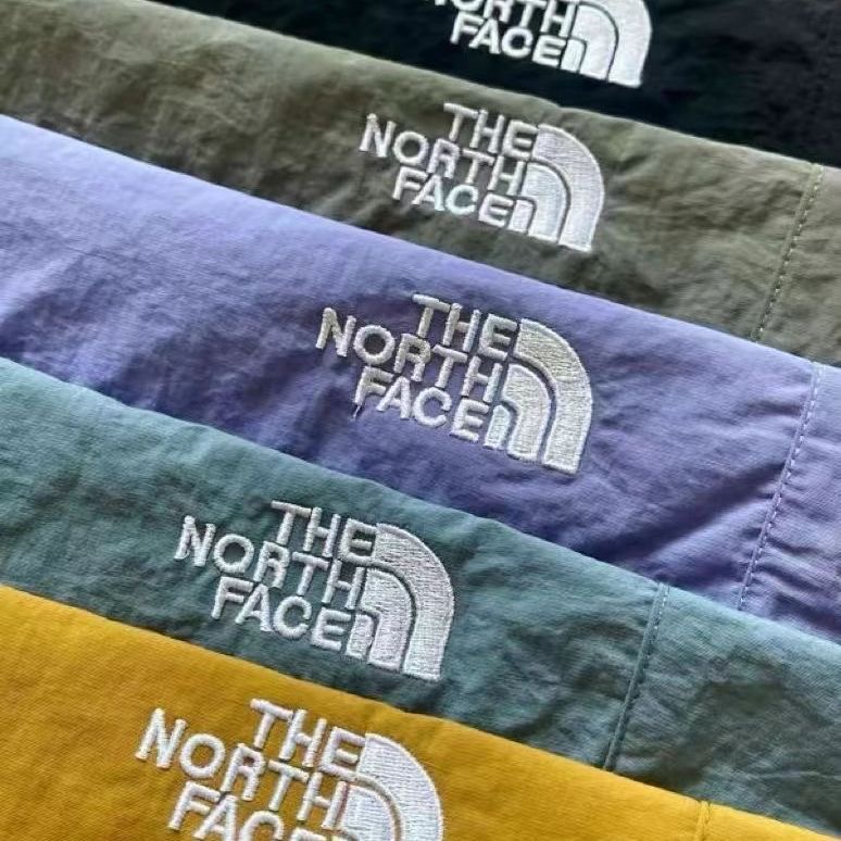 שורטס ספורט לגברים The North Face עם גומי מותן – תמונה 7