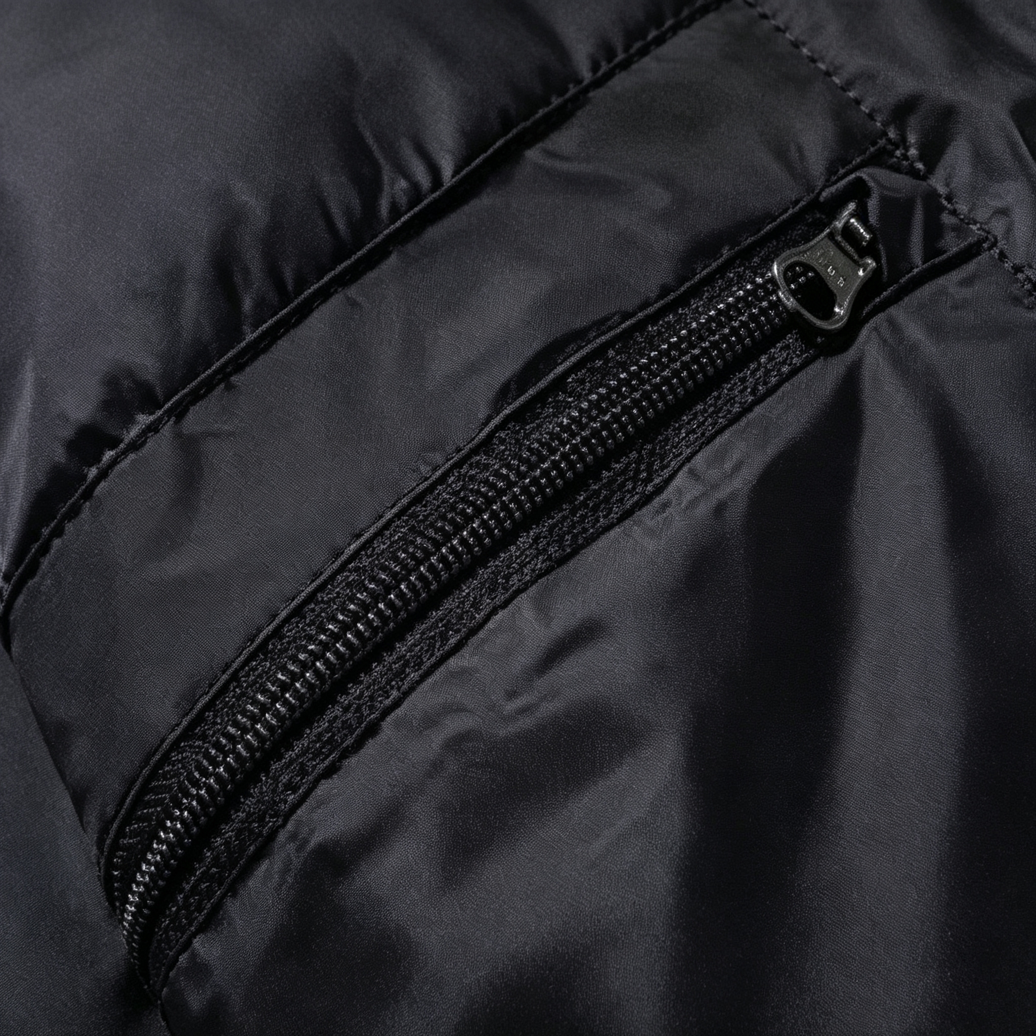 ווסט פוך לטיולים The North Face עם קולר גבוה – תמונה 4