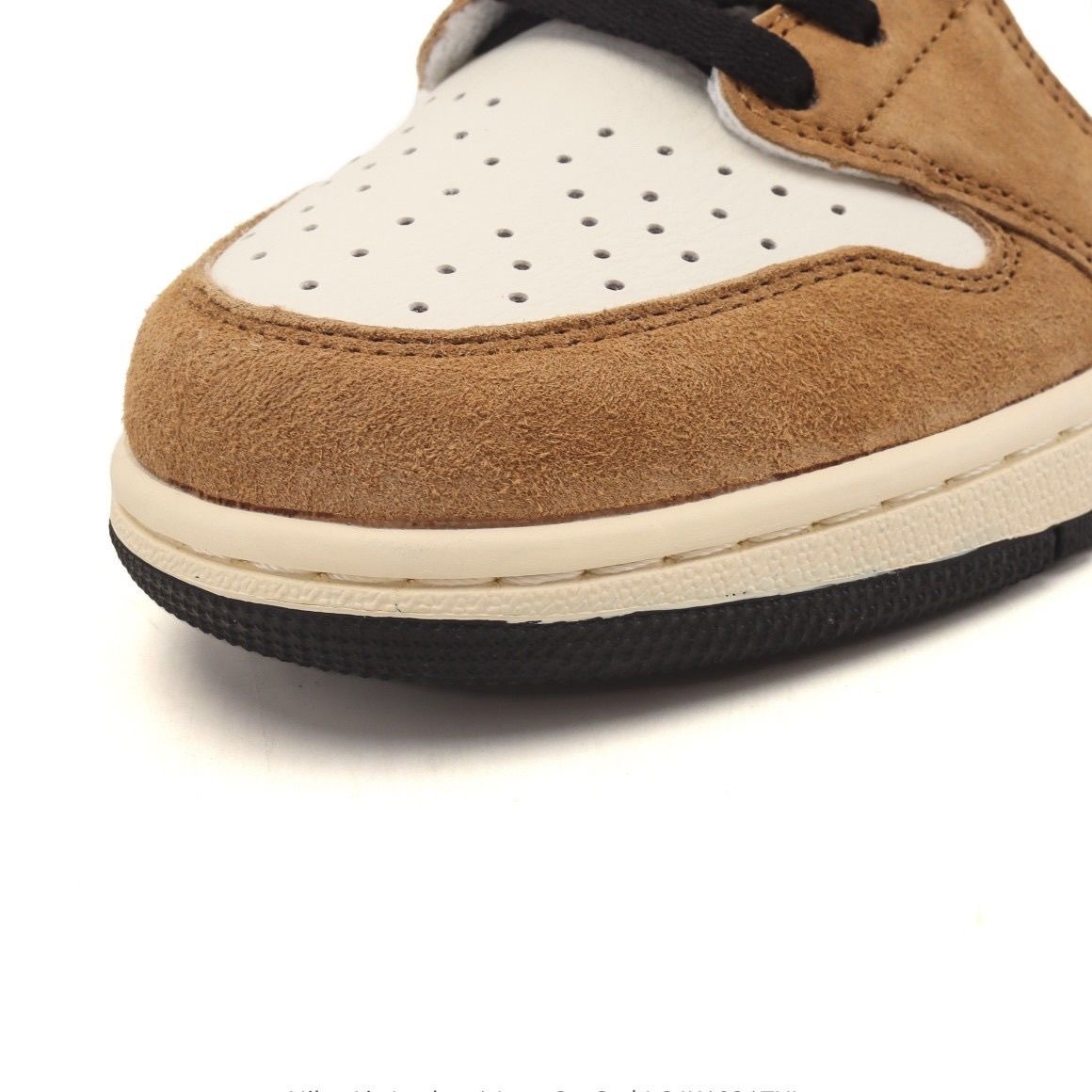 סניקרס Nike Air Jordan Low בעיצוב זמש – תמונה 7