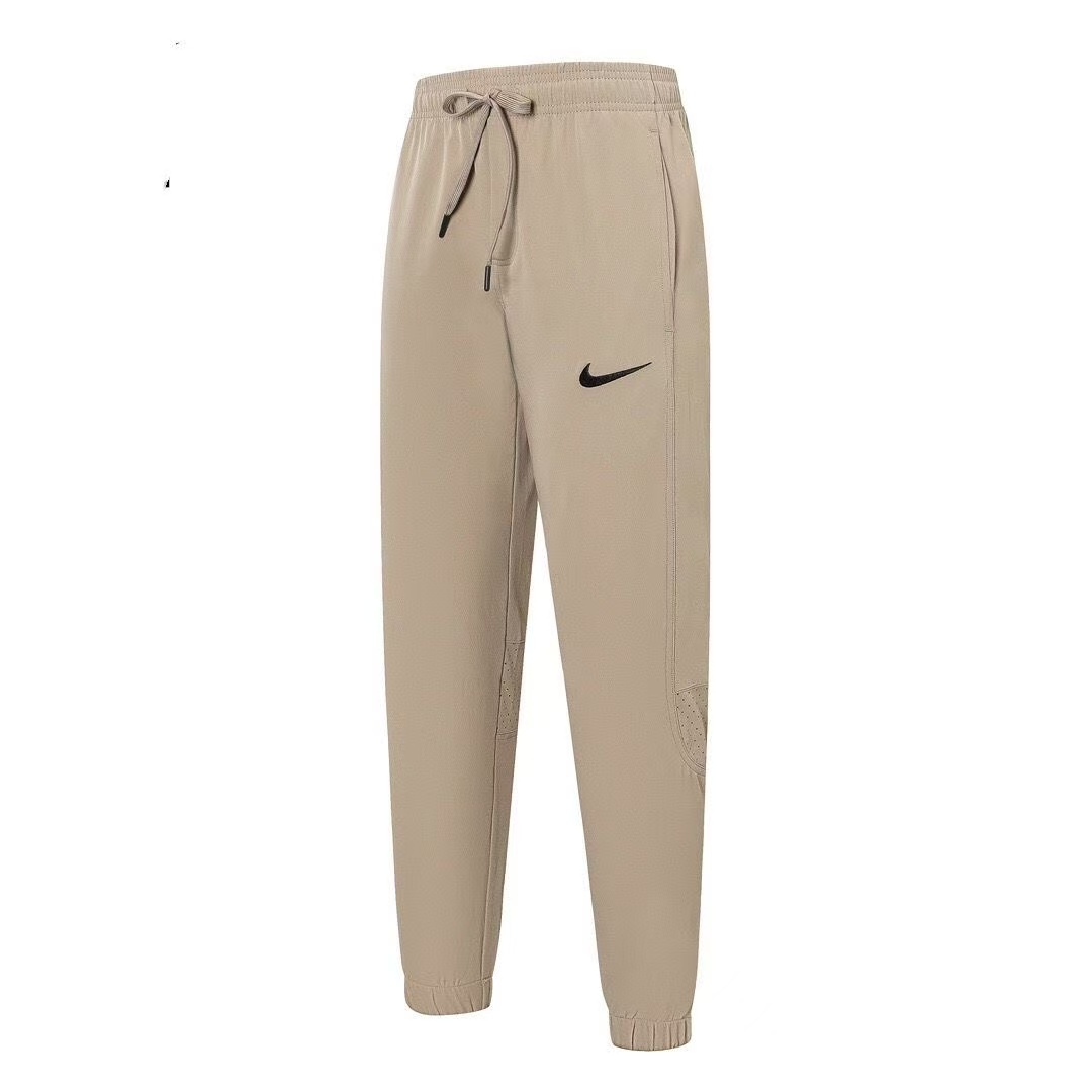 מכנסי ג'וגינג ספורט עם לוגו Nike – תמונה 3