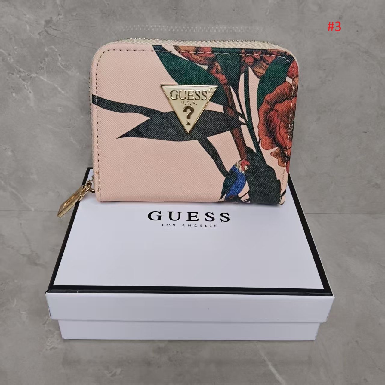 ארנק נשים קומפקטי עם רוכסן GUESS מודפס – תמונה 5