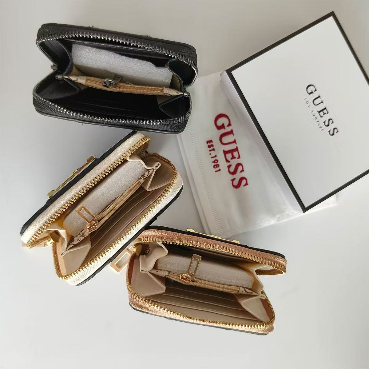 ארנק נשים קומפקטי GUESS עם רוכסן היקפי – תמונה 5