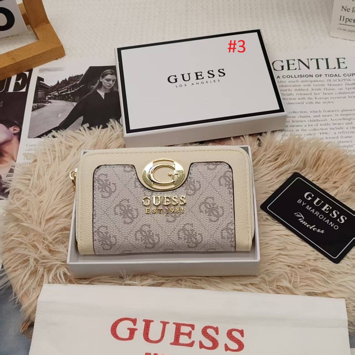 ארנק נשים קומפקטי עם רוכסן GUESS ולוגו זהב – תמונה 4