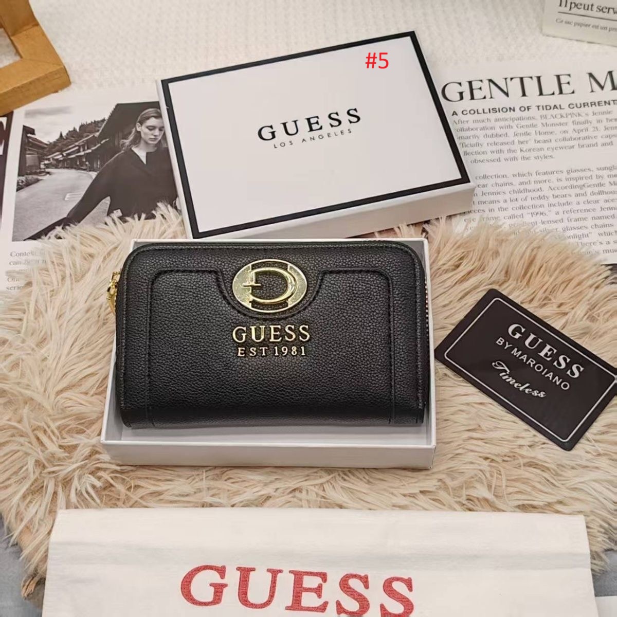 ארנק נשים קומפקטי עם רוכסן GUESS ולוגו זהב – תמונה 6
