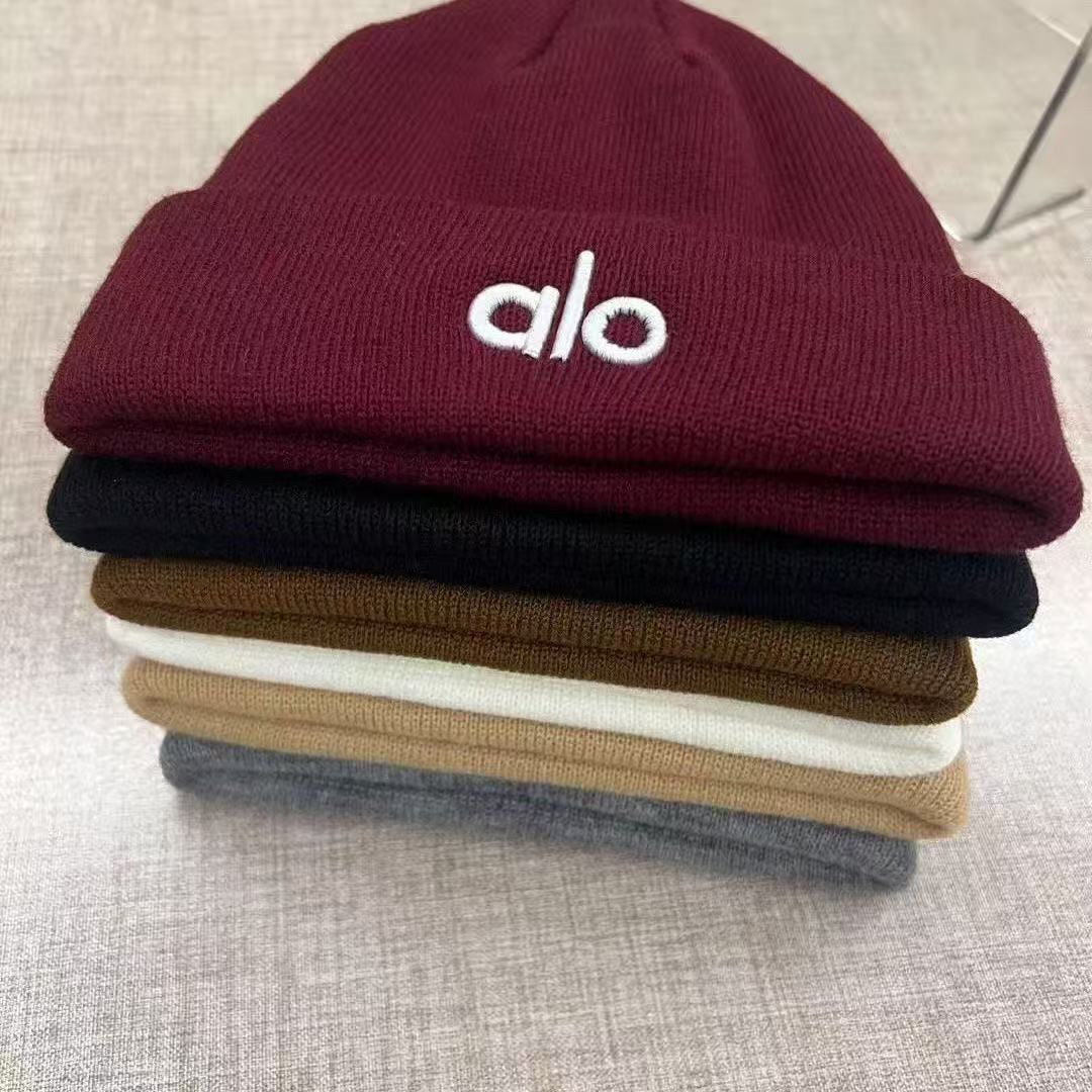 כובע ביני סרוג לחורף עם לוגו alo – תמונה 10