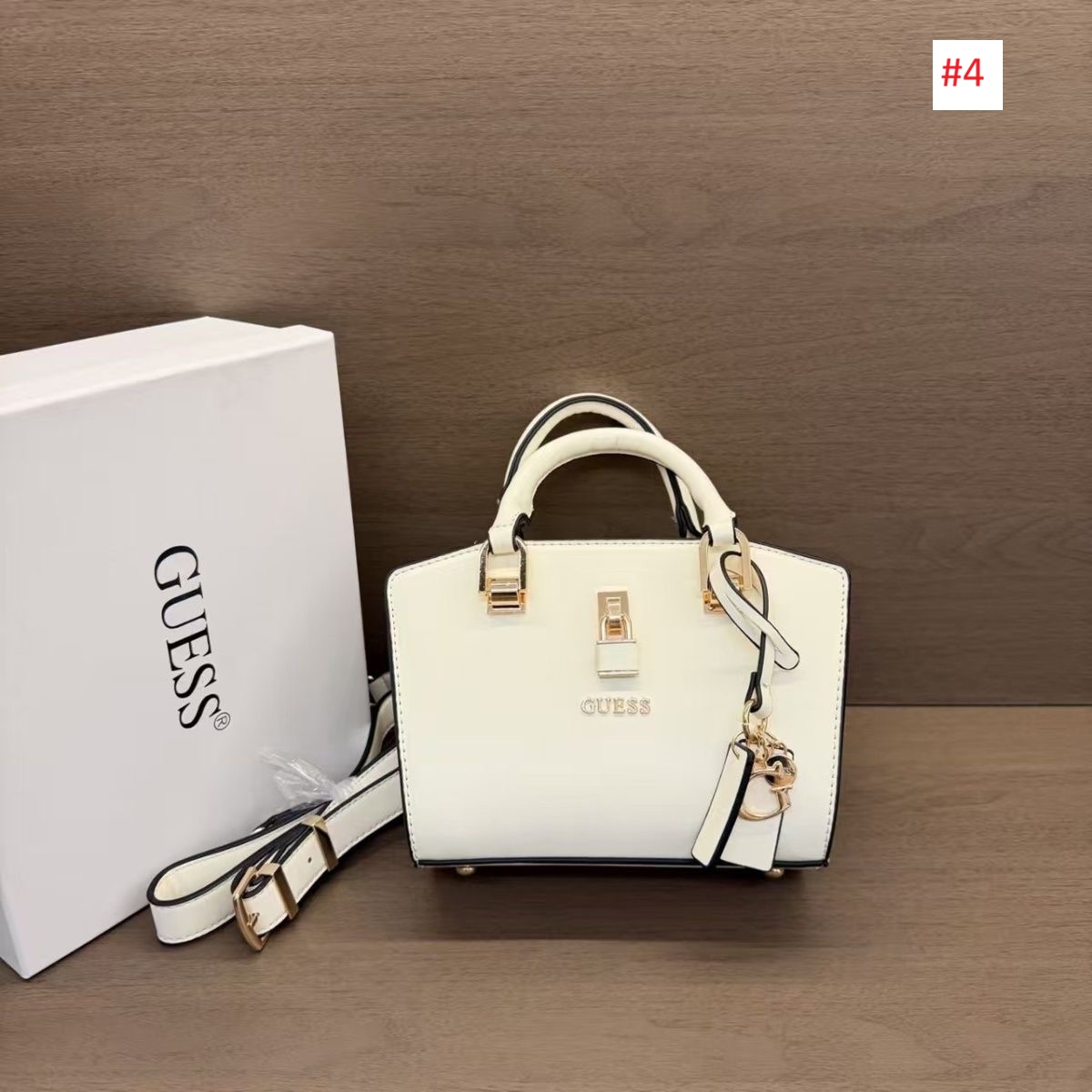 תיק יד קרוסבודי קטן לנשים Guess בעיצוב קשיח – תמונה 5
