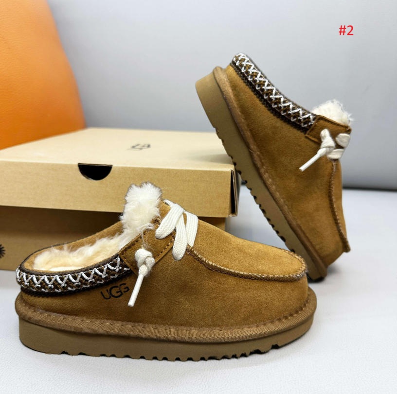 UGG נעלי בית מוקסין עם פרווה ושרוכים – תמונה 3