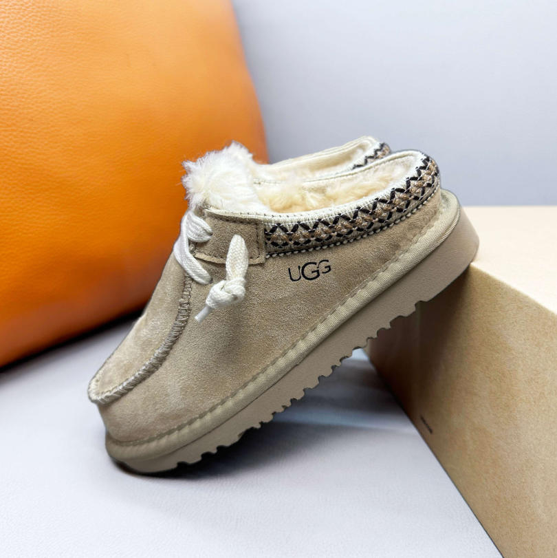 UGG נעלי בית מוקסין עם פרווה ושרוכים – תמונה 8