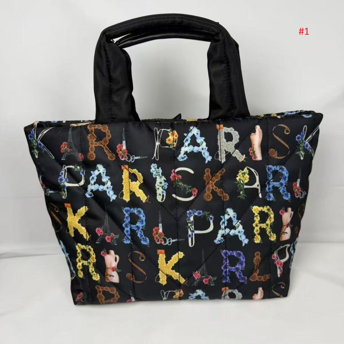 KARL LAGERFELD PARIS תיק טוט מרופד מודפס לנשים – תמונה 2