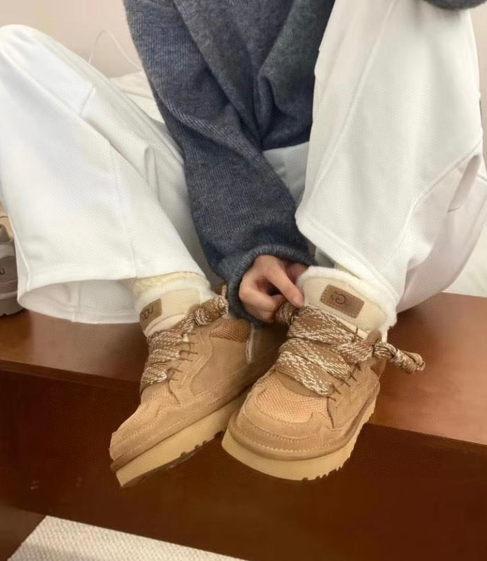 UGG סניקרס פלטפורמה מרופדי פרווה – תמונה 4