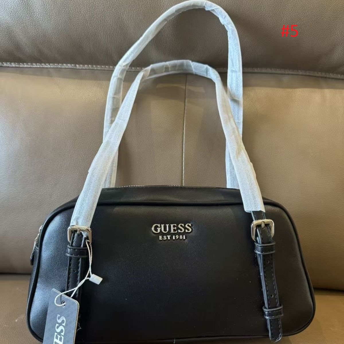 GUESS תיק כתף באגט אלגנטי – תמונה 8
