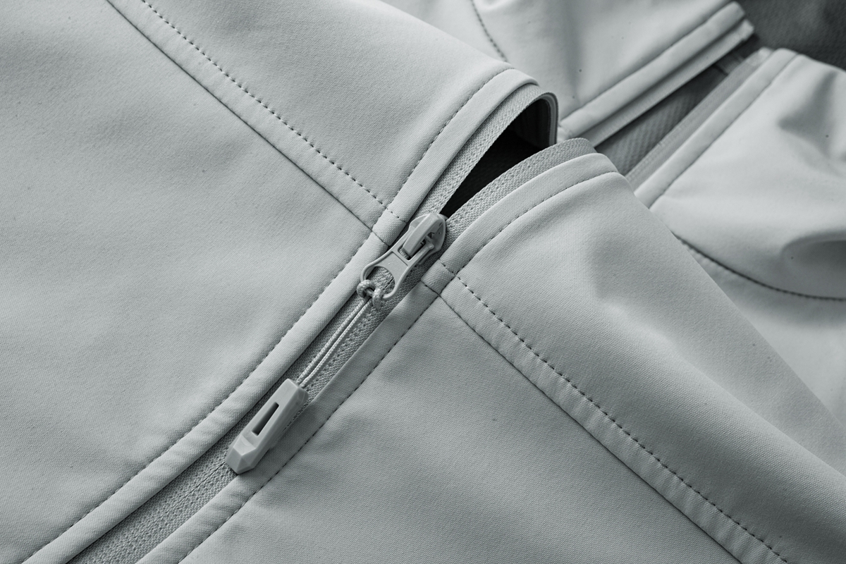 The North Face מעיל סופטשל עם כובע – תמונה 14