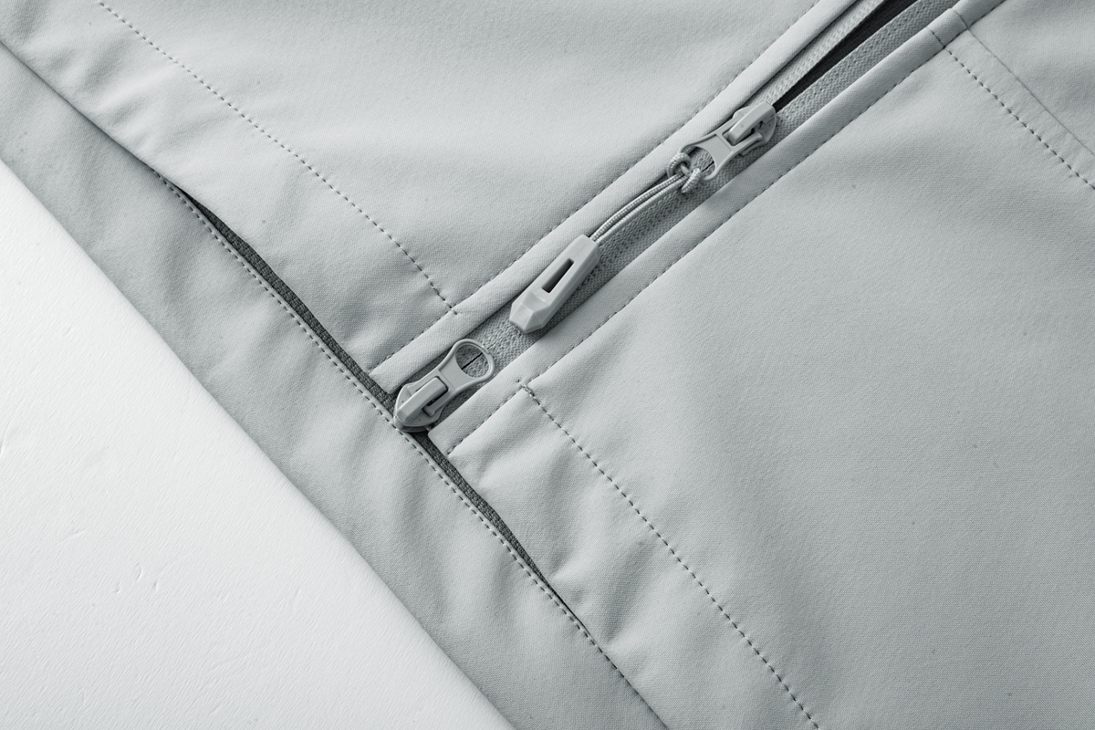 The North Face מעיל סופטשל עם כובע – תמונה 15