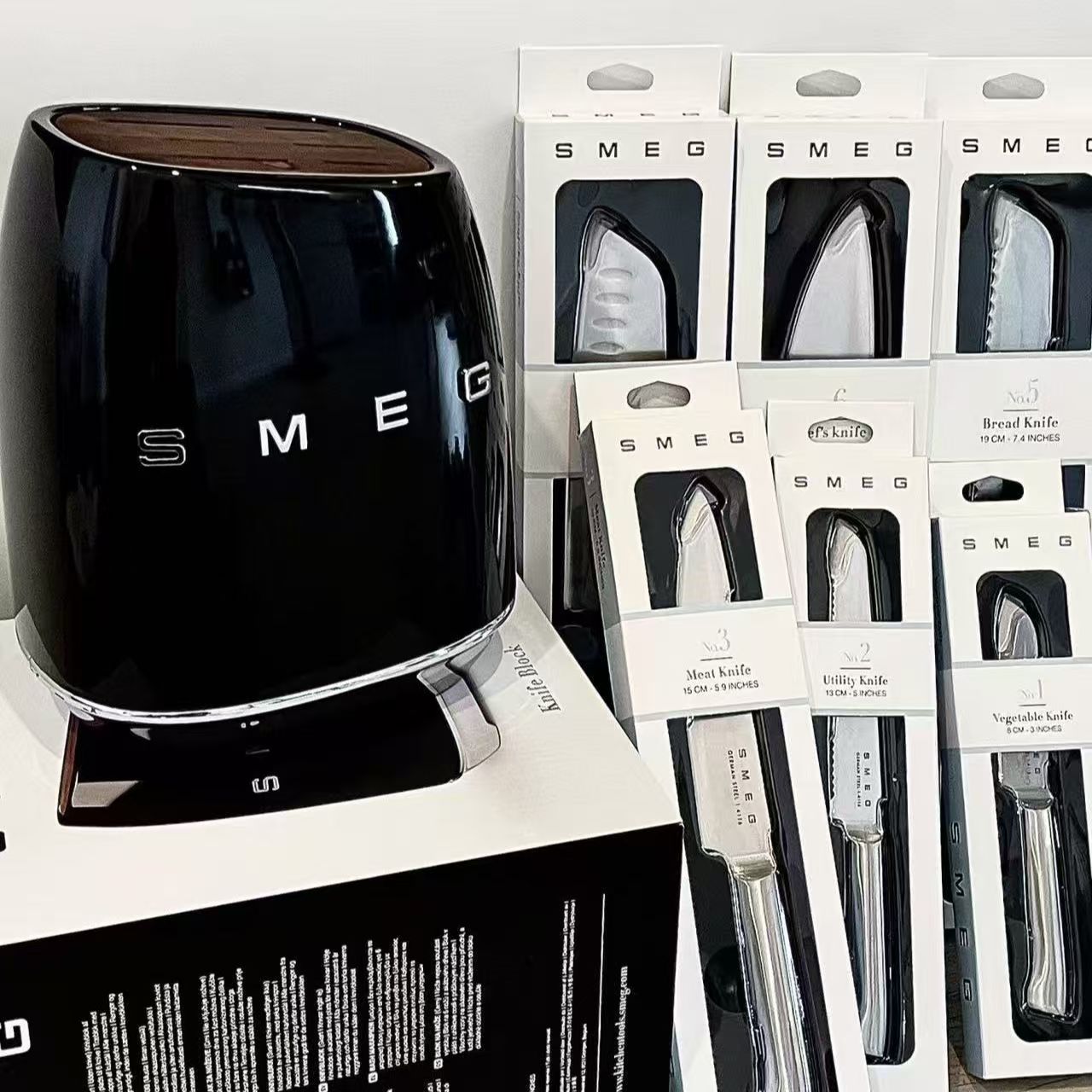 סט 6 סכיני מטבח עם בלוק רטרו SMEG – תמונה 11