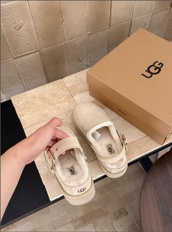 UGG כפכפי זמש פרוותיים עם רצועת עקב – תמונה 8