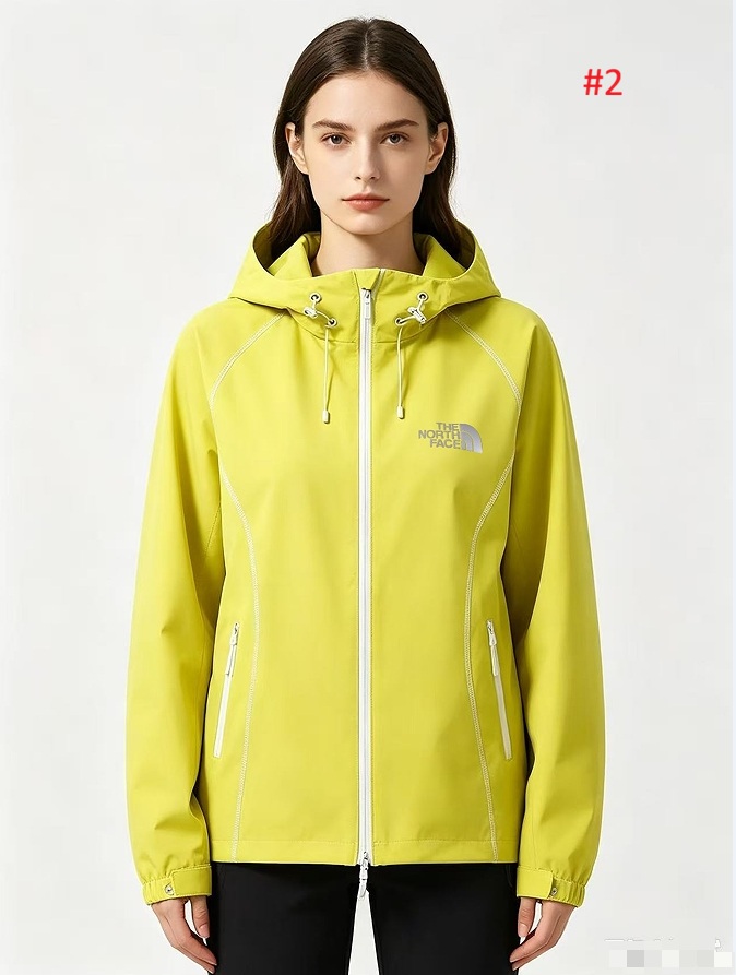The North Face מעיל רוח קל עם כובע – תמונה 3