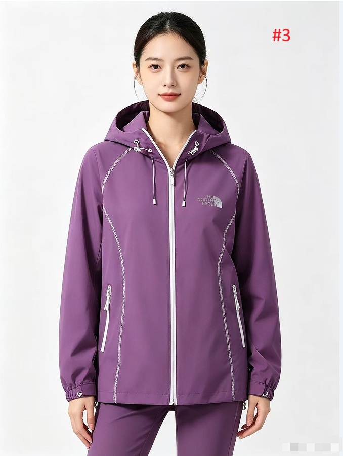 The North Face מעיל רוח קל עם כובע – תמונה 4