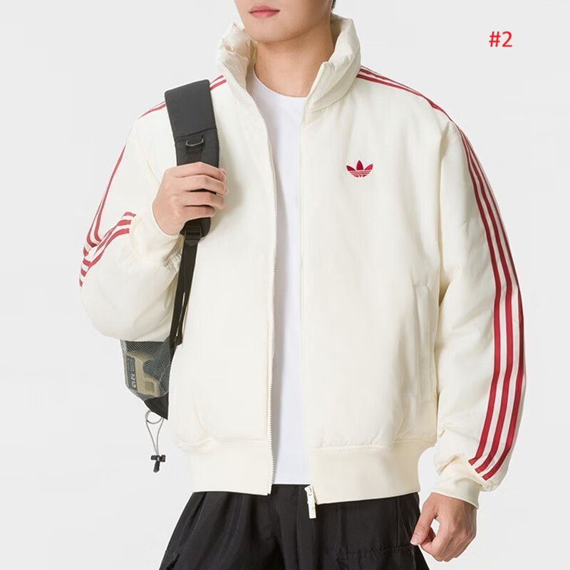 ז׳קט מרופד של adidas, אוף-וייט עם פסים אדומים, מבט חזיתי על דוגמן
