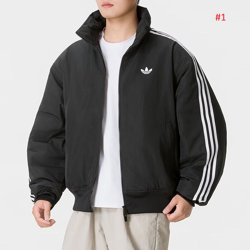 ז׳קט מרופד של adidas לשימוש יומיומי, שחור עם שלושה פסים לבנים, מבט חזיתי