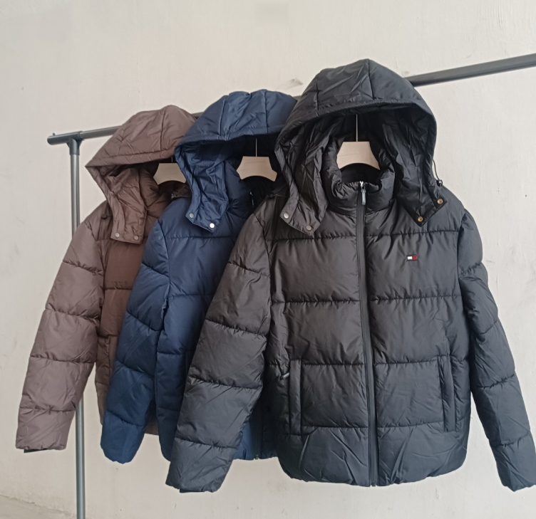 15 (7) Tommy Hilfiger מעיל פאפר מרופד עם כובע
