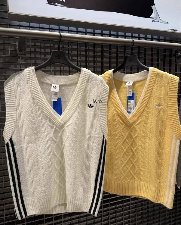 adidas Originals וסט סרוג 3‑Stripes בצווארון V – תמונה 6