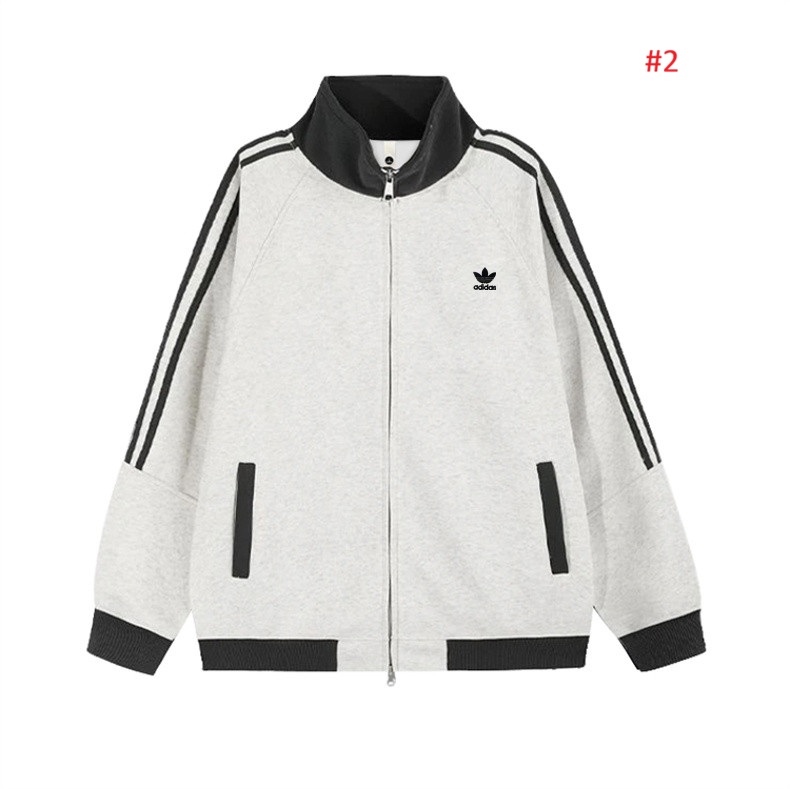 ז'קט טרנינג adidas בצבע אפור בהיר עם פסי שרוול כהים, חזית