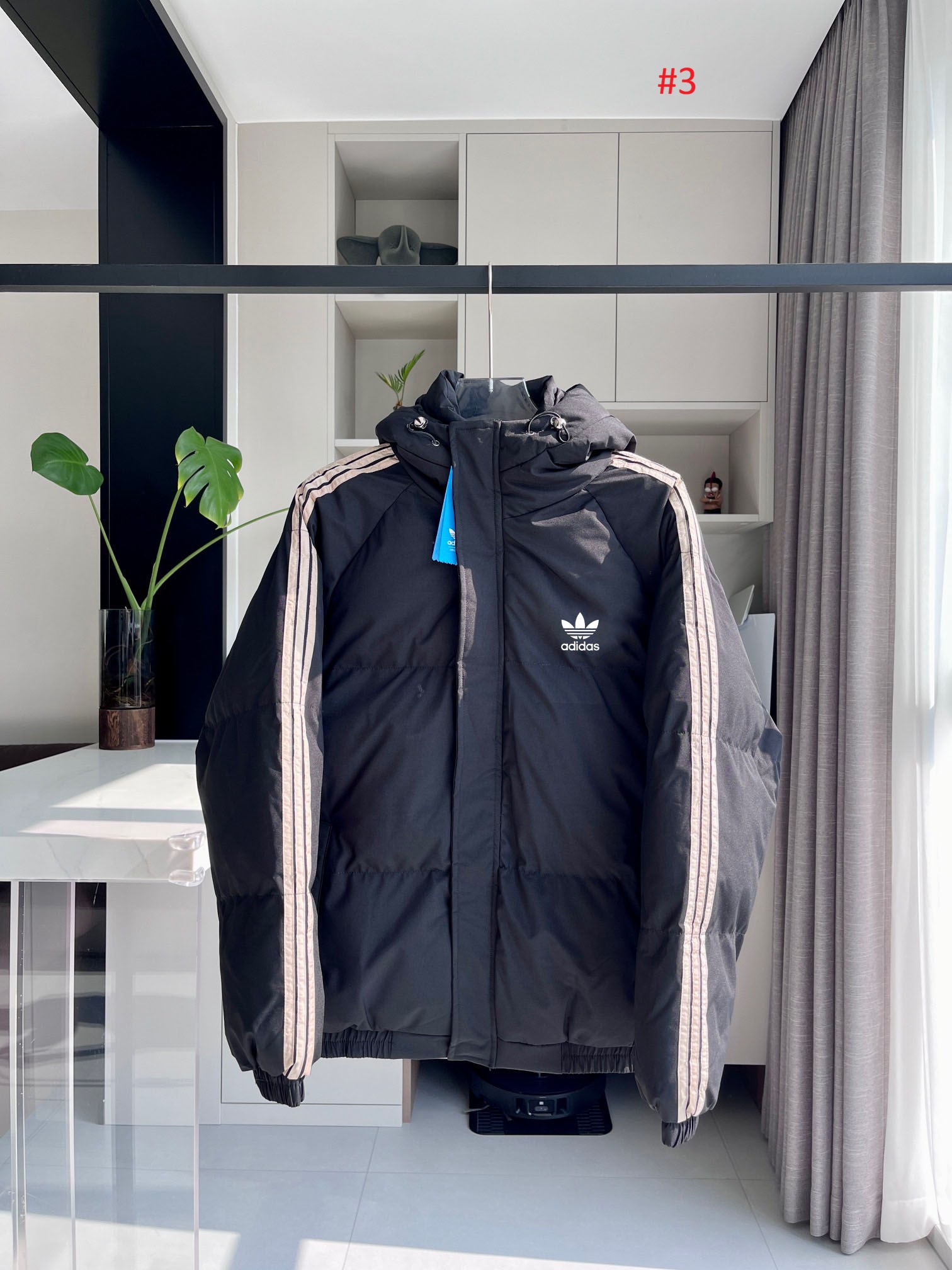 adidas מעיל פאפר מרופד עם קפוצ'ון – תמונה 4