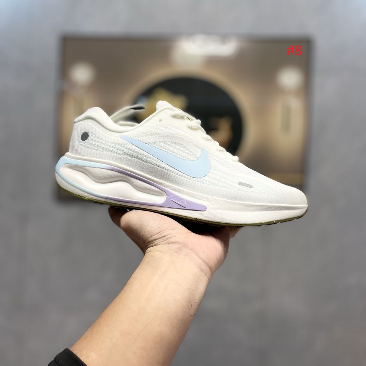 Nike נעלי ריצה עם חלון עקב מעוצב – תמונה 9