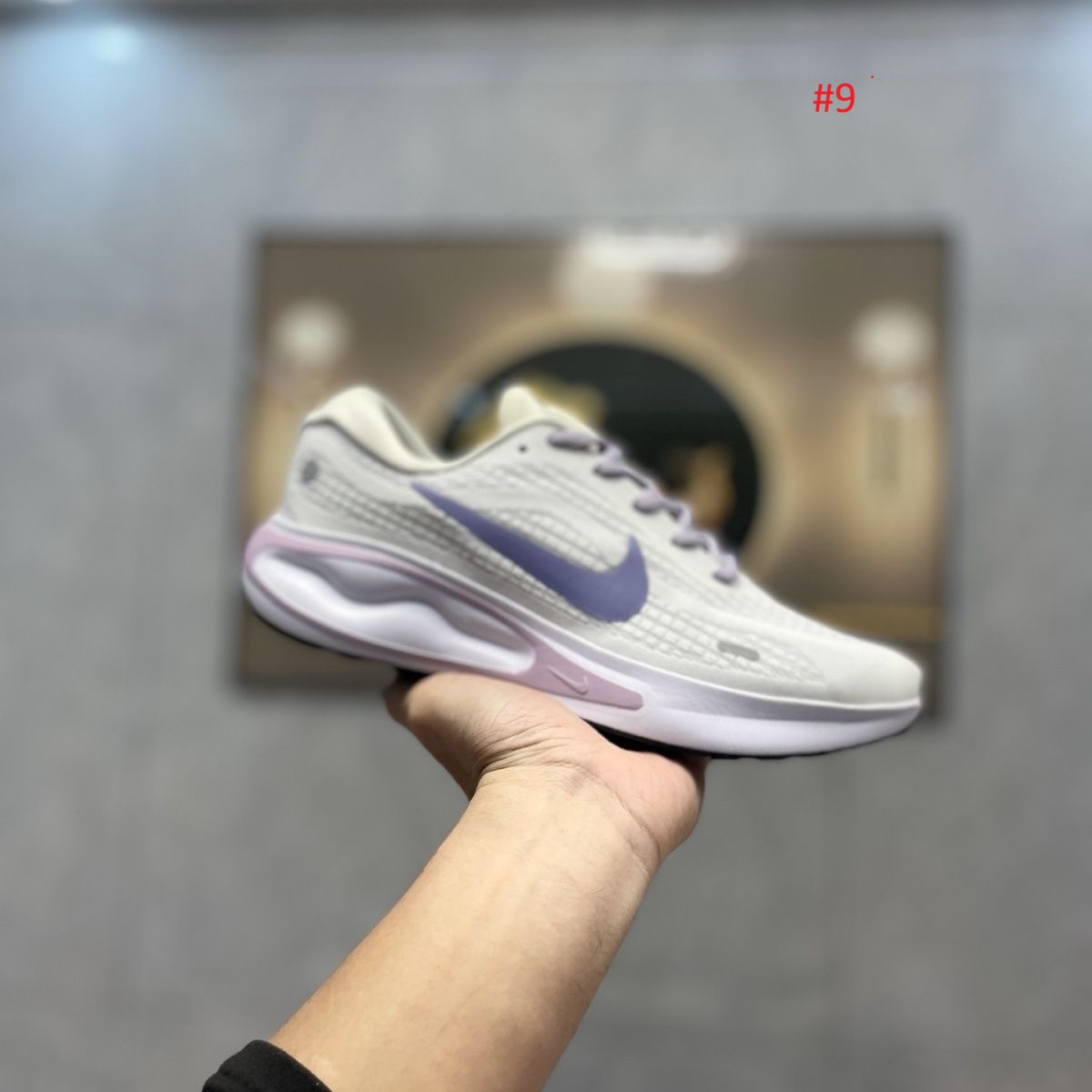 Nike נעלי ריצה עם חלון עקב מעוצב – תמונה 10
